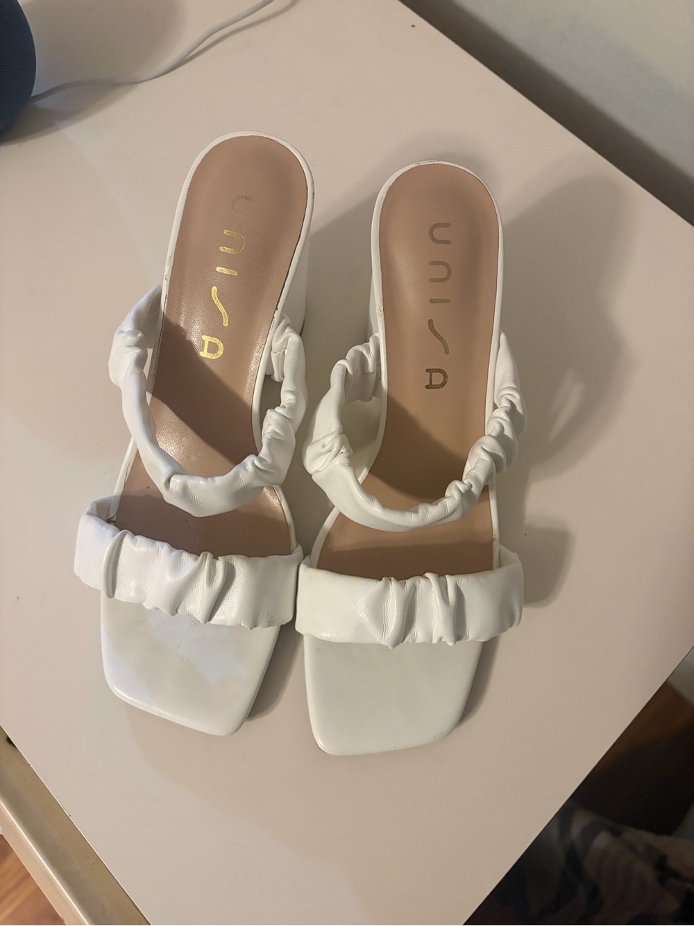 Unisa Slip On Sandals White Leather 3” Block Heel Women’s Size 7-1/2 M